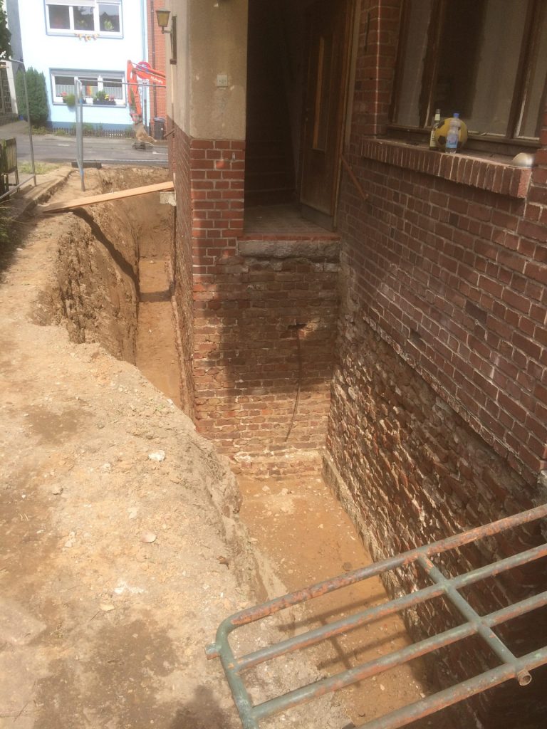 5BFE716F-5039-44EE-8527-556F280BEC8D