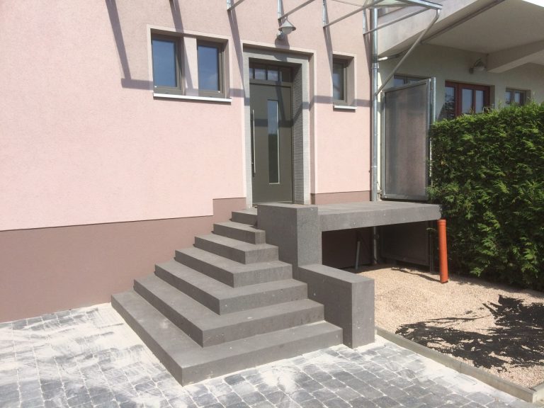 6D5DE670-3734-46E8-801B-C6391018BE9A