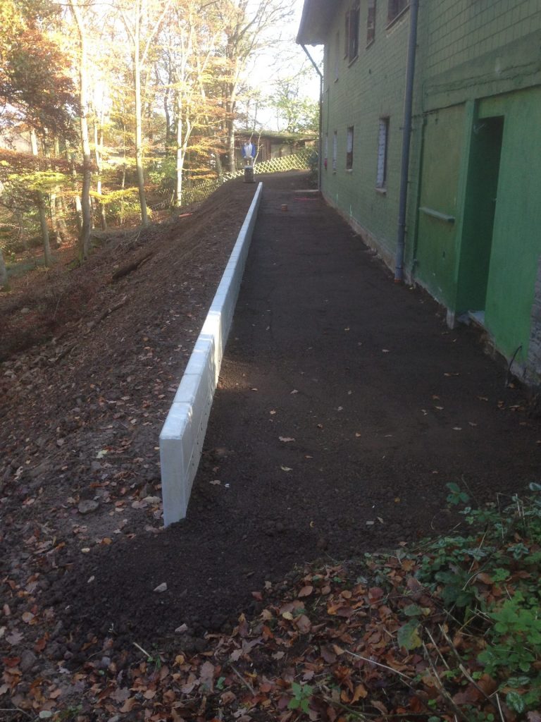 EBF8B2A0-DE0D-47FB-A08A-AFC68900D571