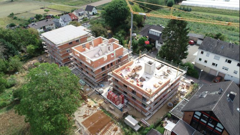 FEF913CA-F0FF-488B-9983-53EFDF6A3D81